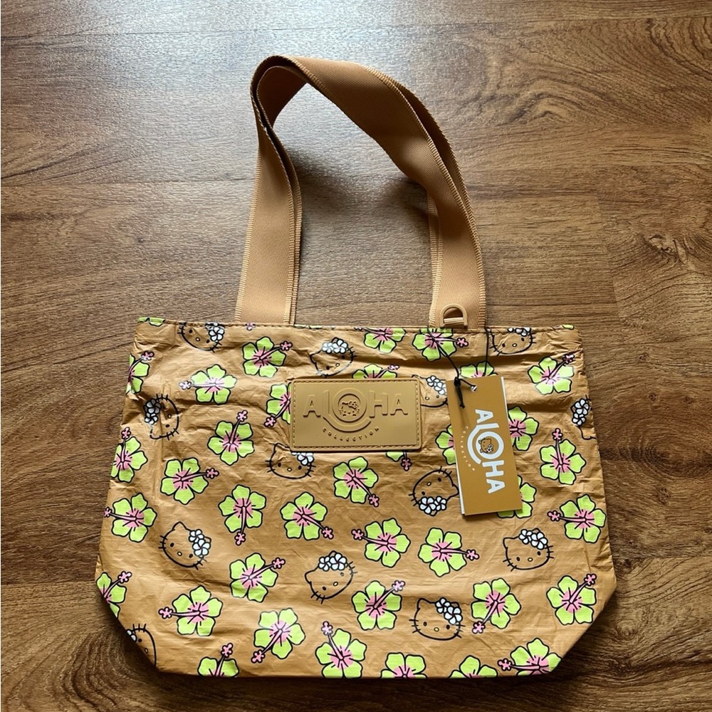 ALOHA Collection Hello Kitty Collab Mini Tripper